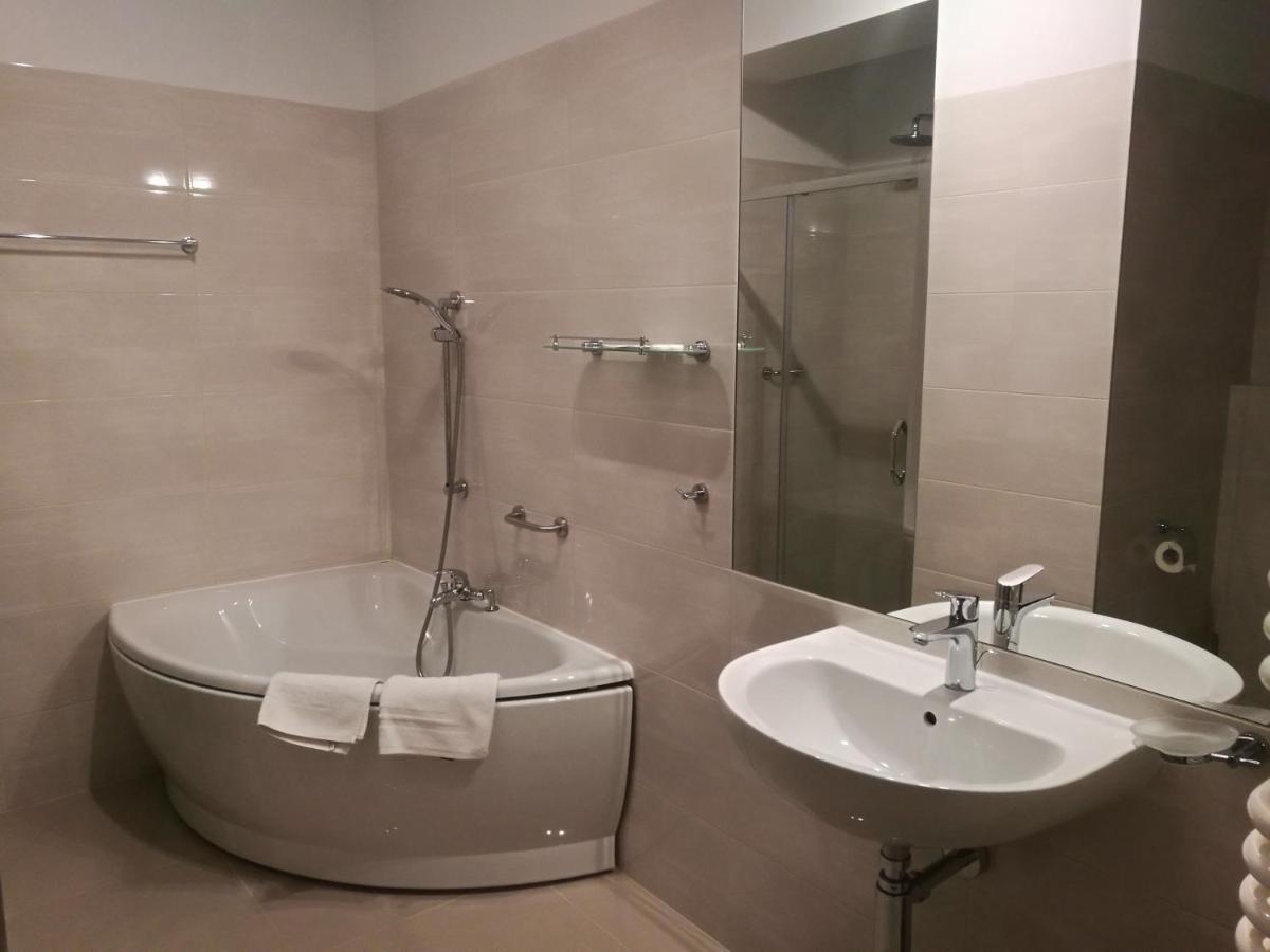 Yuca Hotel Lodz  Luaran gambar
